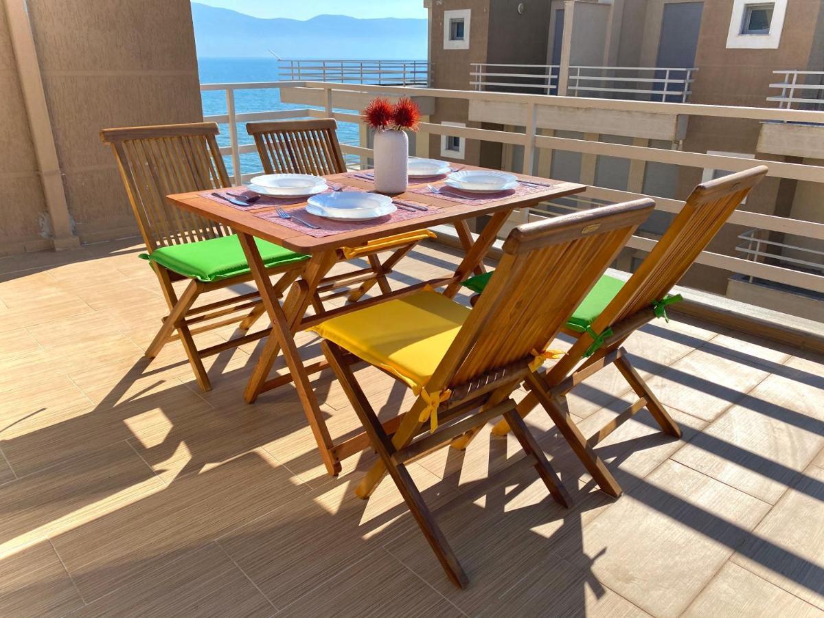 Eka Luxury Two-Bedroom Seaview Apartment Vlore Bagian luar foto