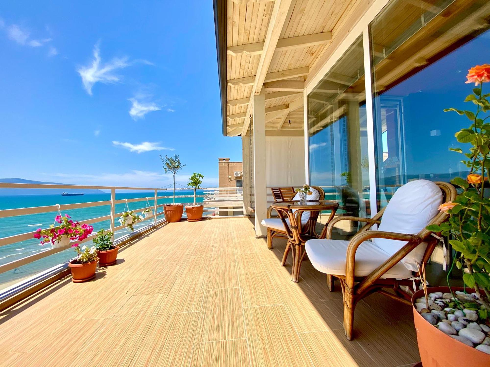 Eka Luxury Two-Bedroom Seaview Apartment Vlore Bagian luar foto